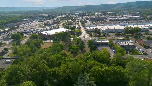 8138 Sawyer Brown Rd, Nashville, TN 37221