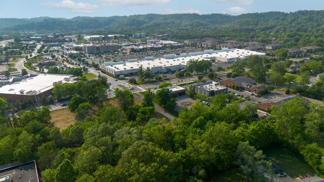 8138 Sawyer Brown Rd, Nashville, TN 37221