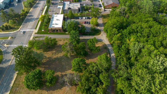 8138 Sawyer Brown Rd, Nashville, TN 37221
