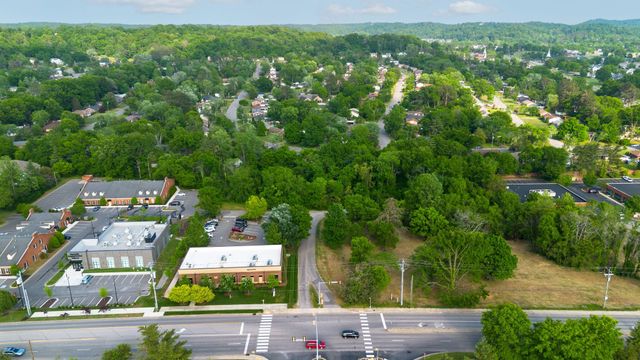 8138 Sawyer Brown Rd, Nashville, TN 37221
