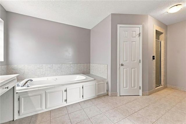 611 Timber Crest Court, Raymore, MO 64083