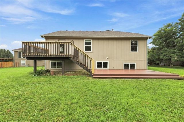 611 Timber Crest Court, Raymore, MO 64083