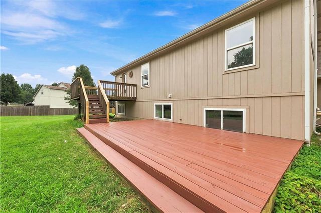 611 Timber Crest Court, Raymore, MO 64083