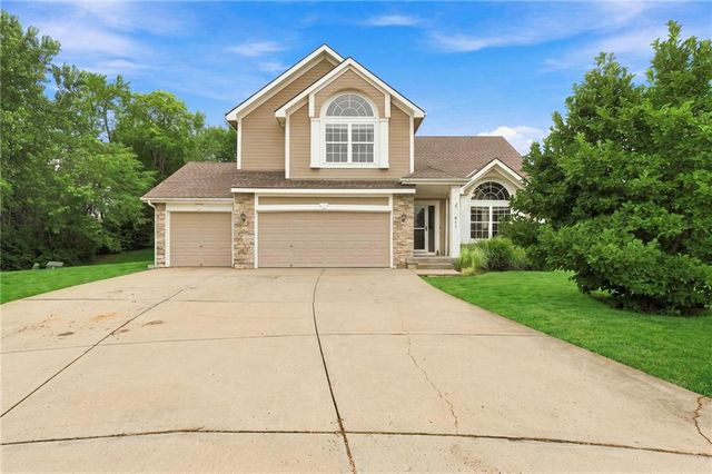 611 Timber Crest Court, Raymore, MO 64083