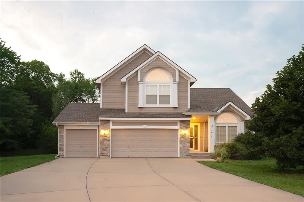 611 Timber Crest Court, Raymore, MO 64083