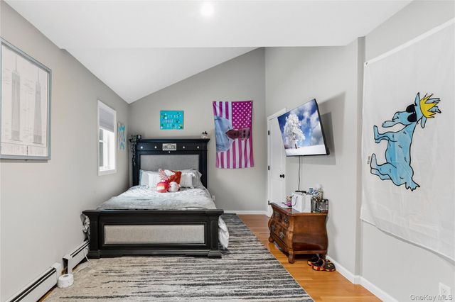 4 Monte Lane, Center Moriches, NY 11934