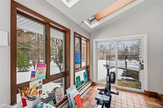 4 Monte Lane, Center Moriches, NY 11934