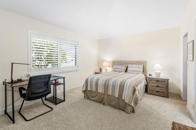 539 Club Drive, Palm Beach Gardens, FL 33418