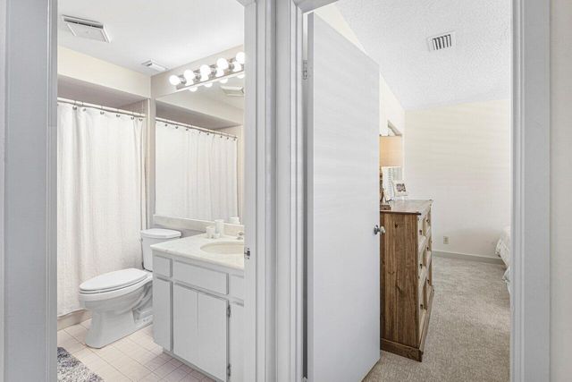 539 Club Drive, Palm Beach Gardens, FL 33418