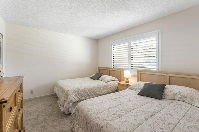 539 Club Drive, Palm Beach Gardens, FL 33418