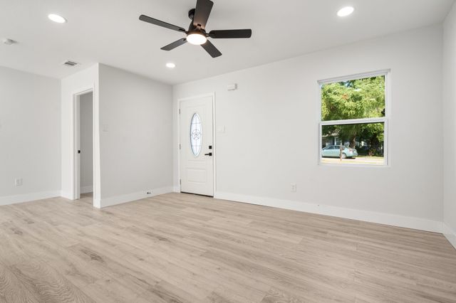 1604 Arbor, Arlington, TX 76010