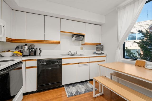 9-17 Baldwin St 15C, Newton, MA 02458