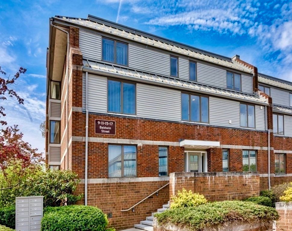 9-17 Baldwin St 15C, Newton, MA 02458
