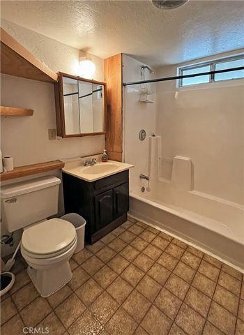 186 Kern Avenue, Sugarloaf, CA 92386