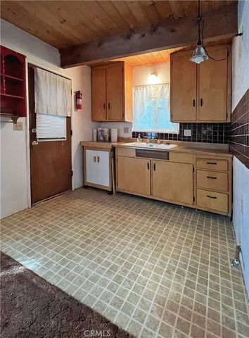 186 Kern Avenue, Sugarloaf, CA 92386