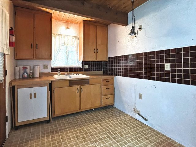 186 Kern Avenue, Sugarloaf, CA 92386