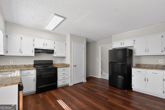 879 Lost Creek Circle, Stone Mountain, GA 30088