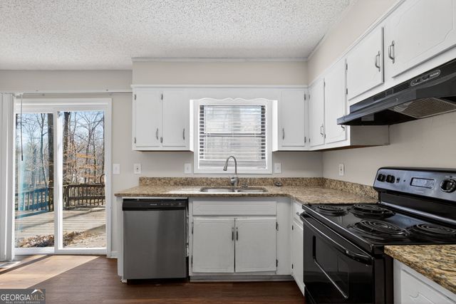 879 Lost Creek Circle, Stone Mountain, GA 30088