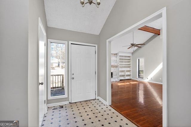 879 Lost Creek Circle, Stone Mountain, GA 30088