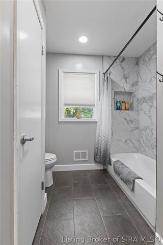 3406 Evergreen Circle, Jeffersonville, IN 47130