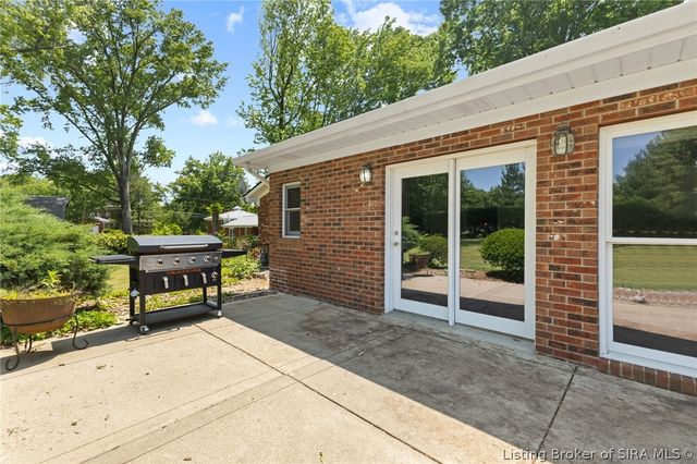 3406 Evergreen Circle, Jeffersonville, IN 47130