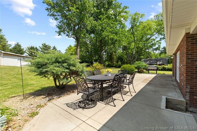 3406 Evergreen Circle, Jeffersonville, IN 47130