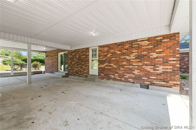 3406 Evergreen Circle, Jeffersonville, IN 47130