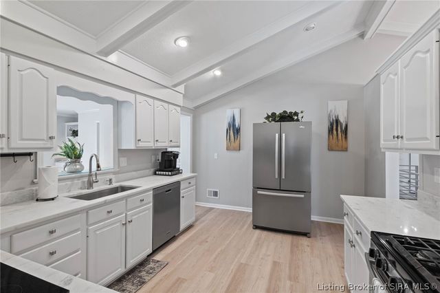 3406 Evergreen Circle, Jeffersonville, IN 47130