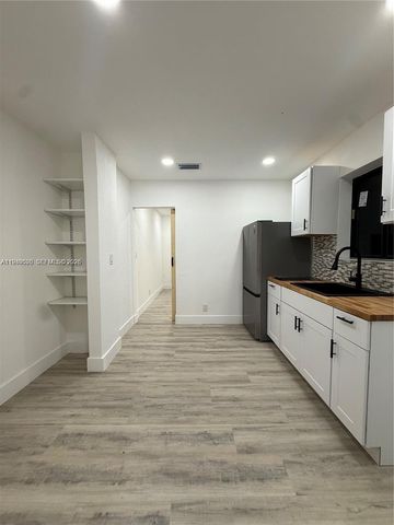 5413 SW 23rd St 3, West Park, FL 33023