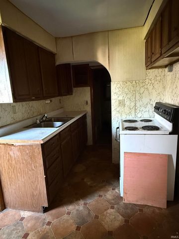 215 W 7th Street, Marion, IN 46952