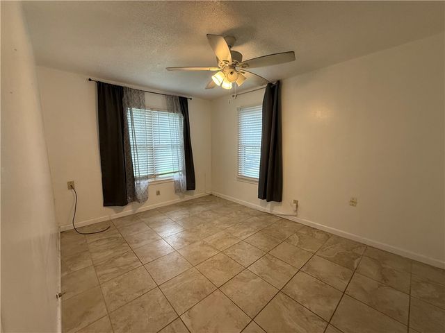 1310 E Fordyce Ave, Kingsville, TX 78363