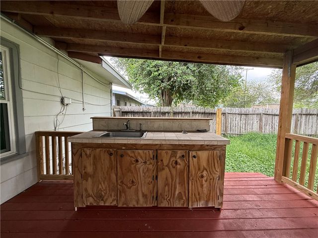 1310 E Fordyce Ave, Kingsville, TX 78363