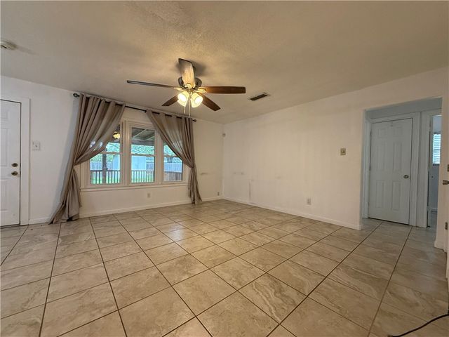 1310 E Fordyce Ave, Kingsville, TX 78363