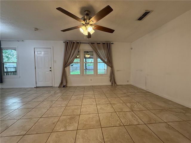 1310 E Fordyce Ave, Kingsville, TX 78363