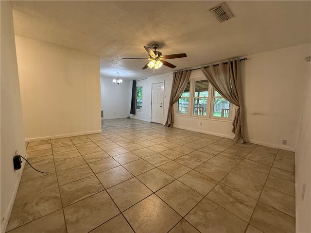 1310 E Fordyce Ave, Kingsville, TX 78363