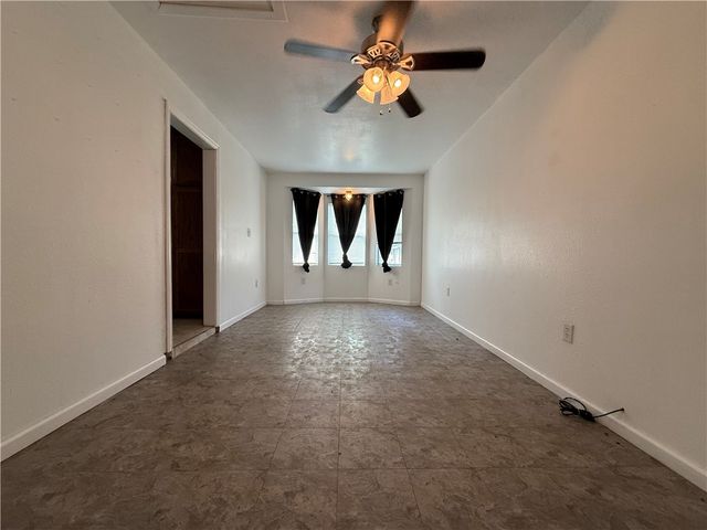 1310 E Fordyce Ave, Kingsville, TX 78363