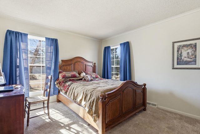 2830 28th Street, Rock Island, IL 61201