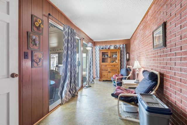 2830 28th Street, Rock Island, IL 61201