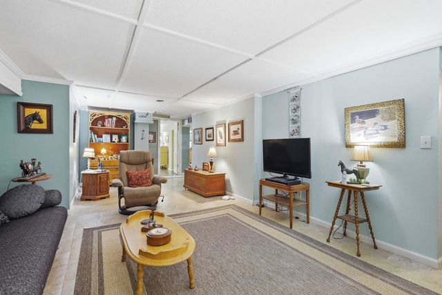 2830 28th Street, Rock Island, IL 61201