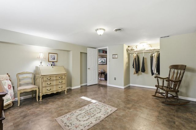 2830 28th Street, Rock Island, IL 61201