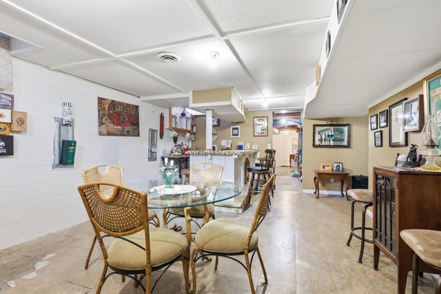 2830 28th Street, Rock Island, IL 61201