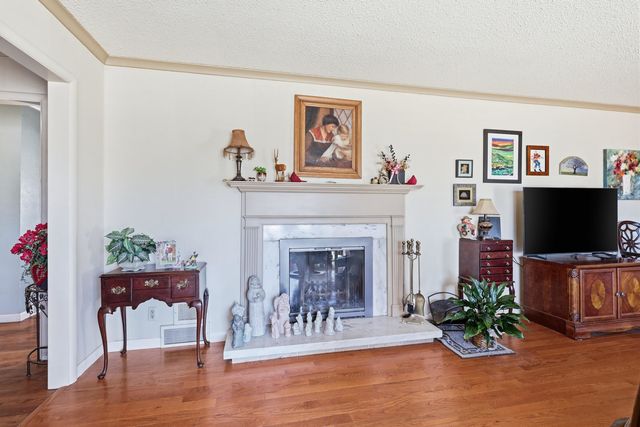 2830 28th Street, Rock Island, IL 61201