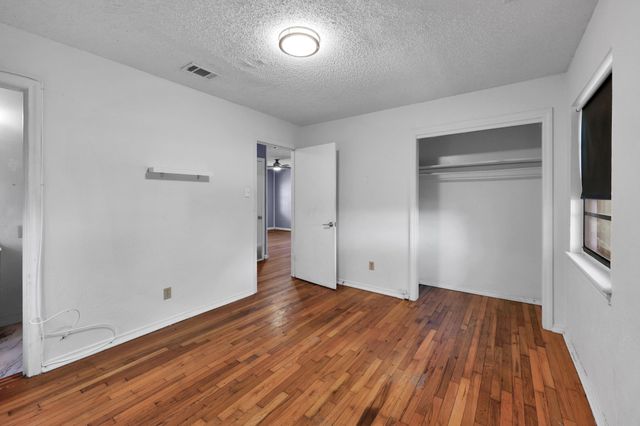 2213 Meadow Lark, Irving, TX 75060