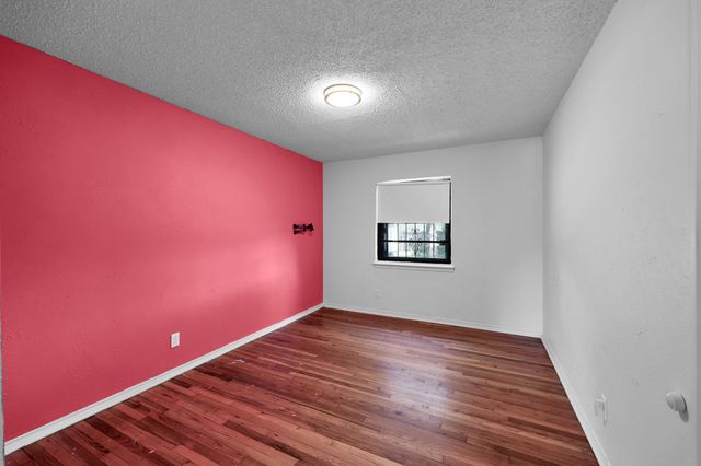 2213 Meadow Lark, Irving, TX 75060