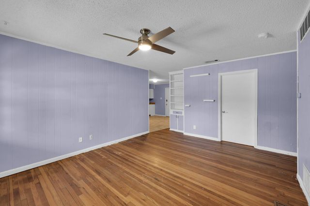 2213 Meadow Lark, Irving, TX 75060
