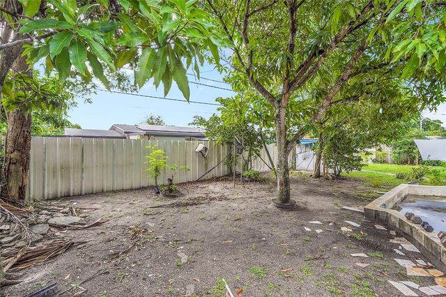 2011 NW 185th Ter, Miami Gardens, FL 33056