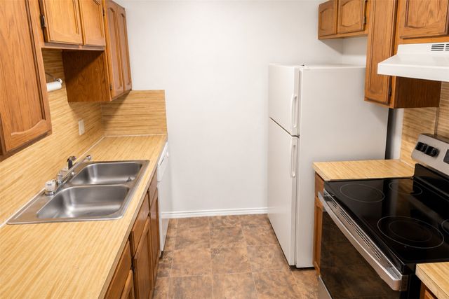 1411 Courtney Place, Cleburne, TX 76033