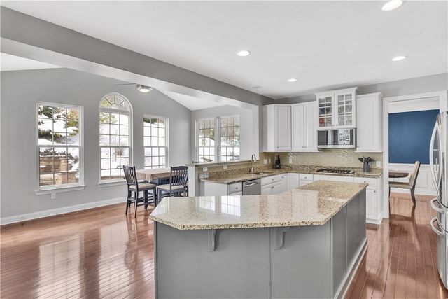 143 Sweetwater Dr, Sewickley Hills Boro, PA 15143