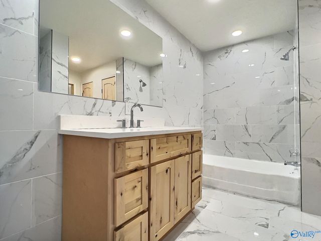 866 S 5th Street, Gadsden, AL 35901