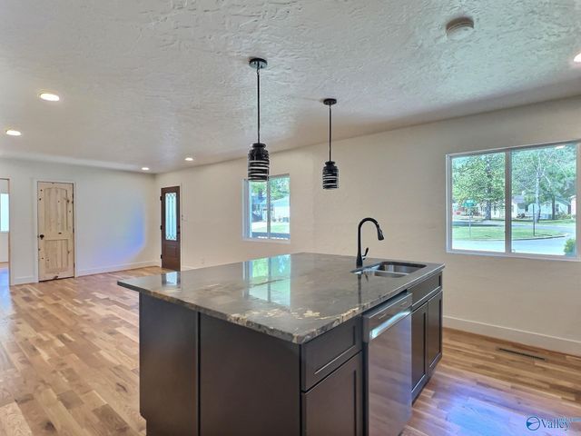 866 S 5th Street, Gadsden, AL 35901